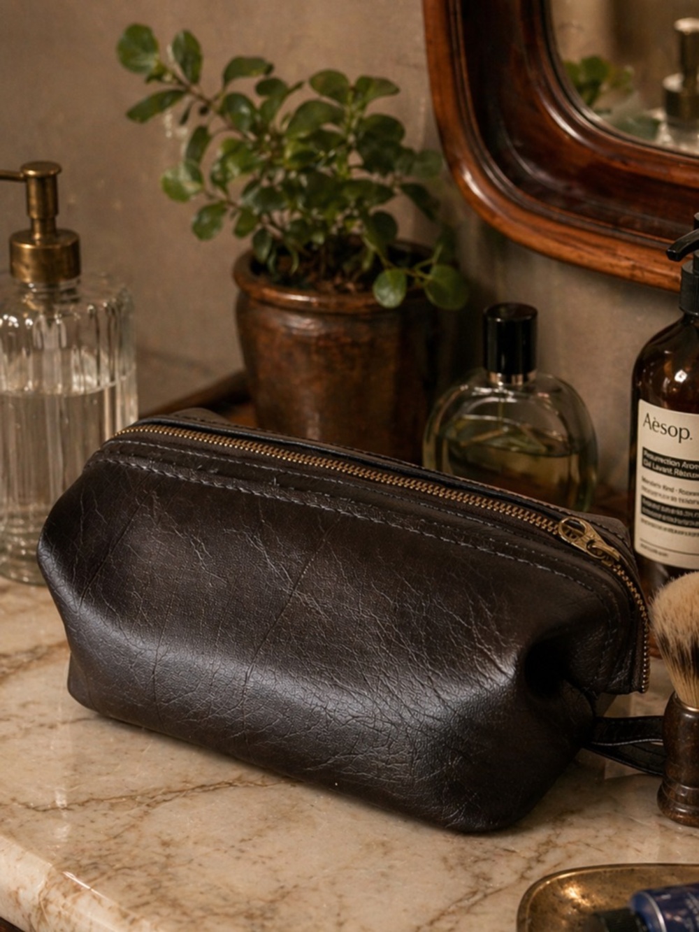 Vintage Dark Brown Leather Travel Toiletry Bag